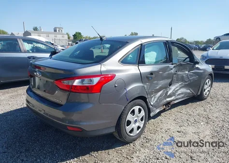 2014 Ford Focus S из США, поврежденный, VIN 1FADP3E23EL336570